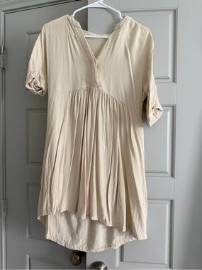 Women's Cream Flowing V-Neck Tunic Top